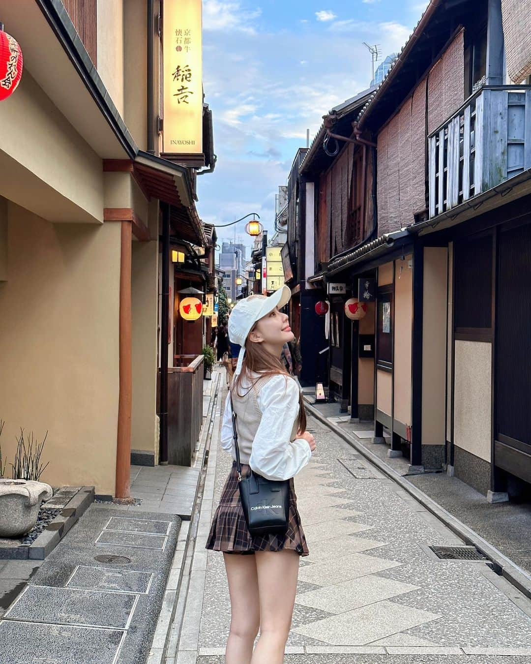 王依君のインスタグラム：「#京都 🦆🍦」