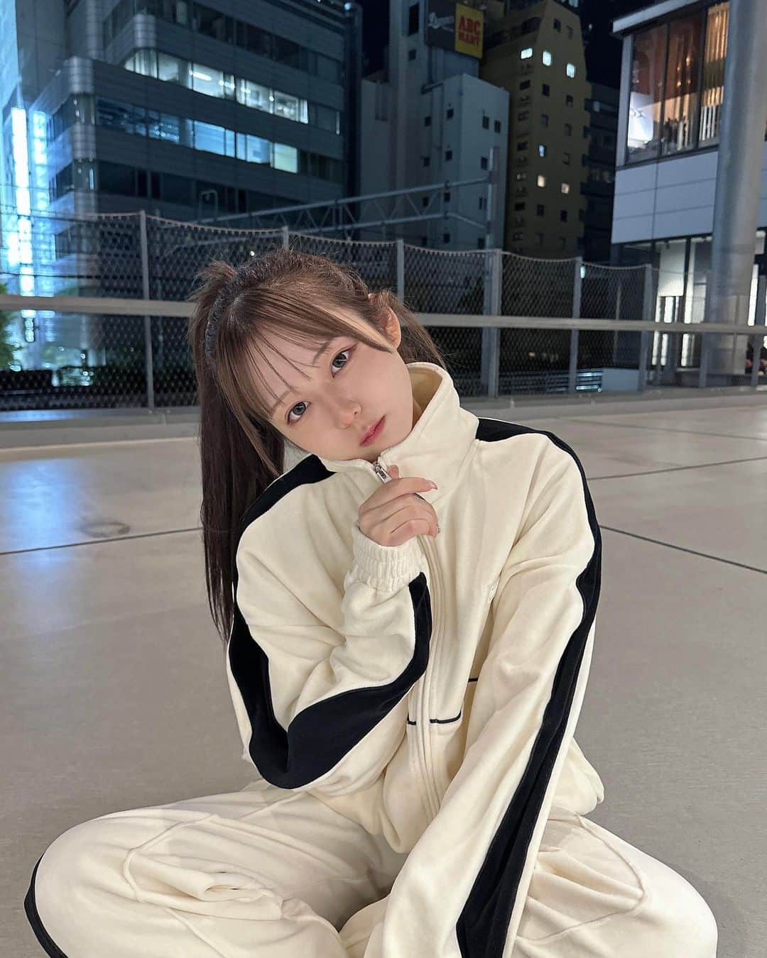 栞麗さんのインスタグラム写真 - (栞麗Instagram)「なんか夜景とか見たい季節だねえ🌃」10月7日 21時08分 - salt__.xx