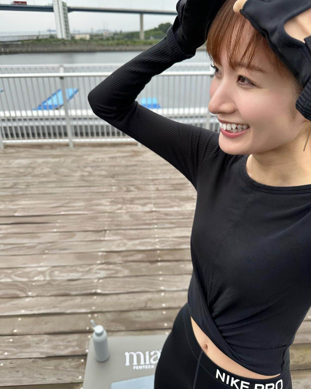 杉枝真結のインスタグラム：「☺︎ 何事においても、自分らしさを愛せる生き方を選択していきたい💐 一度きりの人生、心豊かに楽しみながら、パワフルに！様々なことを頑張っていきたいです☺️💪  清々しく、風通しよく、気を引き締めて。✨ そんな気持ちを、より感じさせてくれたのが… スポーツコミュニティFITVIBES @fitvibes_tokyo と女性を第一に考えた革新的なフェムテック・カテゴリーを象徴するMia・フェムテック™ @miafemtech のコラボレーションイベント🩷🩷🩷  大勢の方々と一緒に、大空の下での Yoga session！！ 身体も心も気分よく楽しめて、とても素敵な経験でした🧘‍♀️  #PR #miafemtech #harmonyseekers #breastharmonization #empowerwomen #womenshealth #confidence #miasquad #unleashyourbreastharmony」