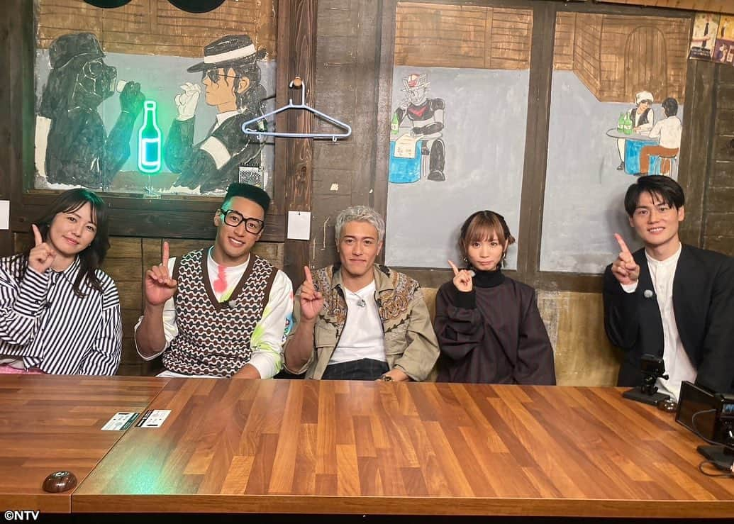 日本テレビ系『シューイチ』のインスタグラム：「. 8時55分頃からはシューイチプレミアム✨  ハイカロリーだけど悪魔的に美味しい👿グルメを食べて 1万キロカロリーぴったりを目指せ‼️  磯山さやかさん🍖 GENERATIONSの関口メンディーさん🍖中務裕太さん🍖が 食べまくり😋 モモコグミカンパニーさんは食リポ初挑戦🍑  #シューイチプレミアム #磯山さやか #GENERATIONS#関口メンディー#中務裕太 #モモコグミカンパニー #上重聡 #シューイチ」