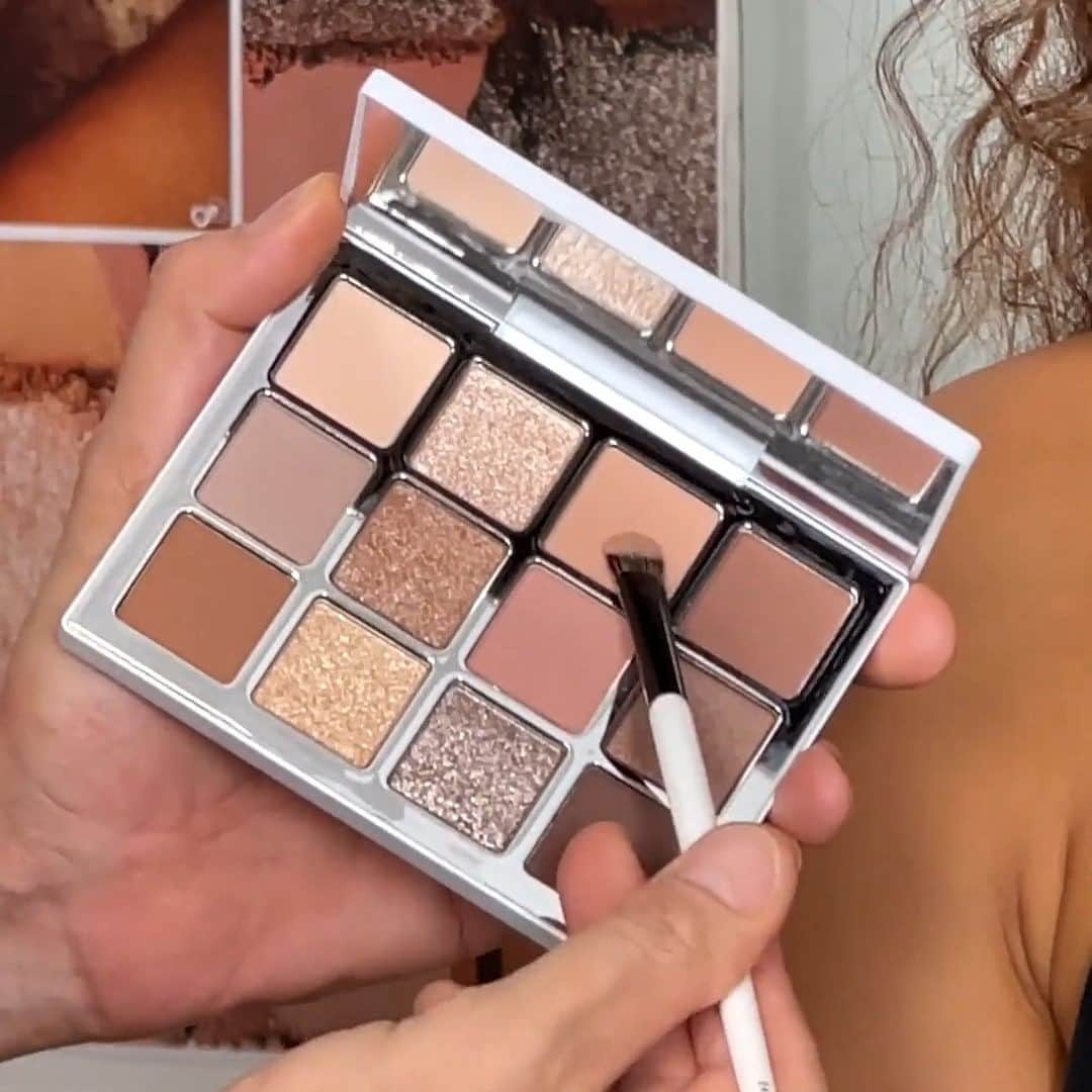セフォラのインスタグラム：「Back and dreamier than ever. This is the last chance to get your hands on the @makeupbymario Ethereal Eyes Eyeshadow Palette.」