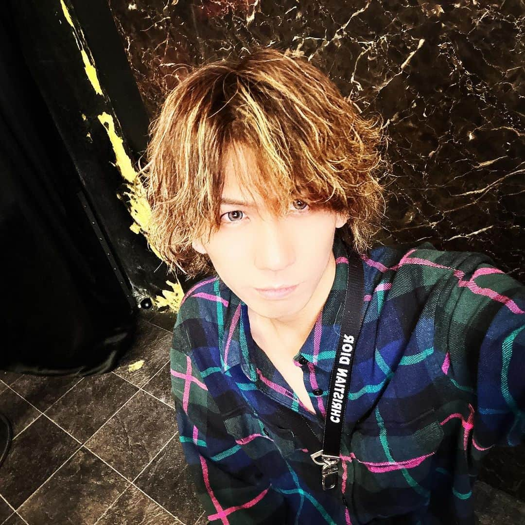 TAKUMA さんのインスタグラム写真 - (TAKUMA Instagram)「トークイベント大阪ありがとうございました！！  喉が張り裂けるかと思いました🎙️  楽しい時間をありがとうございました！  みんなからの逆問題コーナーも楽しかったです🫡  今月は福岡、岡山  お待ちしております🔥  それでは  ほなっち(๑^-^๑)/  #たんさん #ギルド」10月7日 21時25分 - tan_tan_dayo