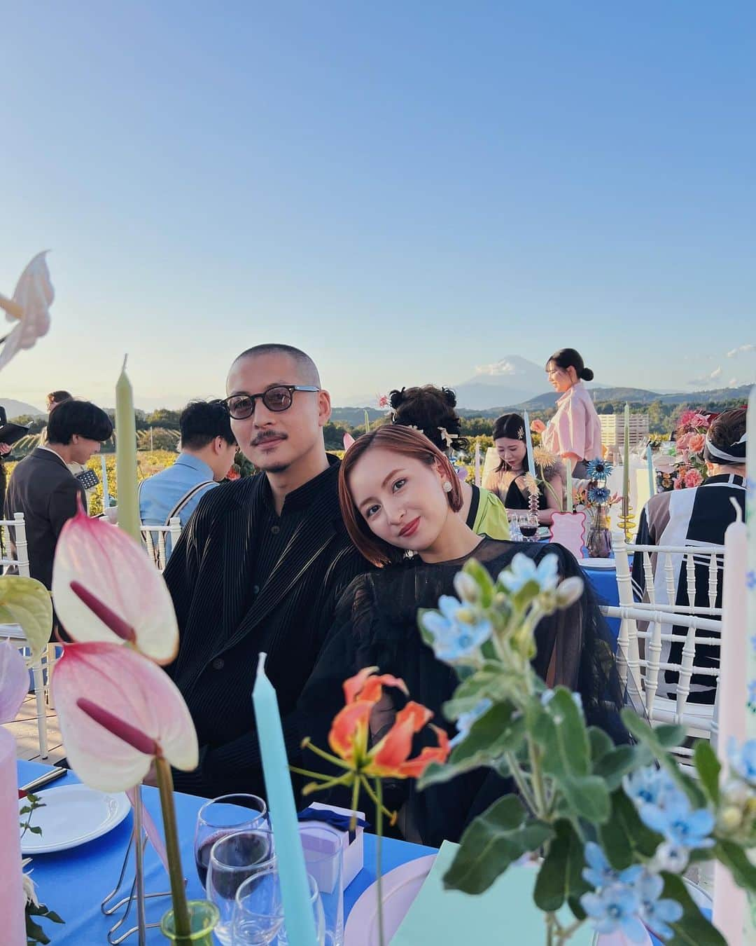 Julia Castroさんのインスタグラム写真 - (Julia CastroInstagram)「大好きなあさぎーにょちゃん&ダーンの結婚式へ🥂  まるで物語の世界に入り込んでいるような結婚式🐰 拘りが細部にまで詰め込まれた式では、会場にいる皆さんが終始キラキラの笑顔で、涙までキラキラしていて、なんて素敵な空間なんだ…とずっと幸せムードに浸ってました🌙 そして、衣装替えしたあとの可愛すぎる姿に毎回感動…！！！ 最初から最後まで感動だらけの結婚式でした。  改めてご結婚おめでとうございます🤍 そして、ぎーにょちゃんお誕生日おめでとう🤍 ずっとずーっと末長くお幸せに💐」10月7日 21時26分 - julia.c.0209