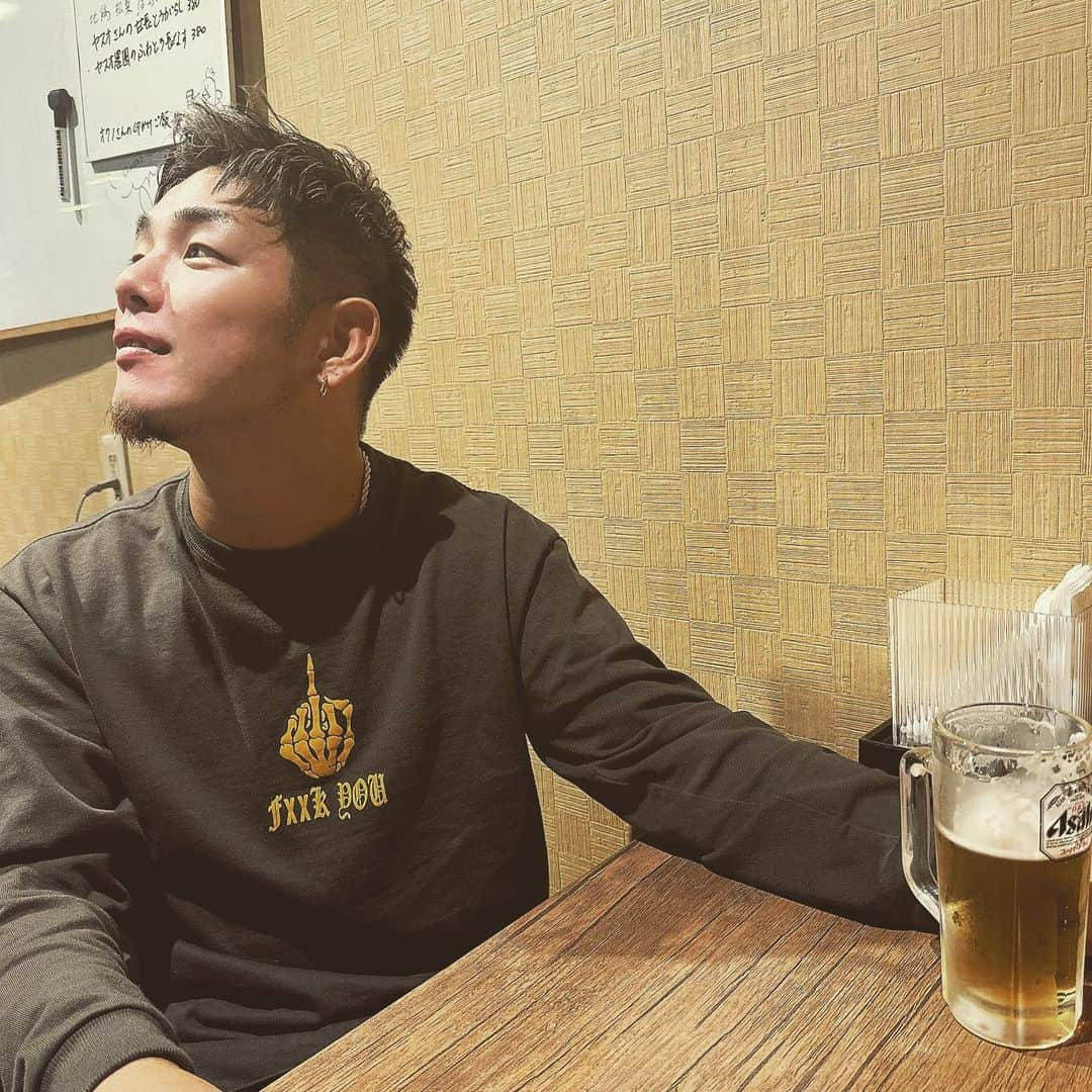 弘輝のインスタグラム：「明日から走り込み合宿へ出頭します。 48時間です。  #WORLDTREEGYM  TEL 070-1849-4333 〒652-0881 兵庫県神戸市兵庫区松原通4丁目4-7花一ビル 1 #ボクシング #ムエタイ #キックボクシング #muaythai #kickboxing #弘輝 #k1wgp #パーソナルトレーニング #ジム #フィットネス #ダイエット #ワークアウト #エクササイズ #筋トレ #ミットトレーニング #有酸素運動 #代謝率アップ #脂肪燃焼 #ストレス発散」