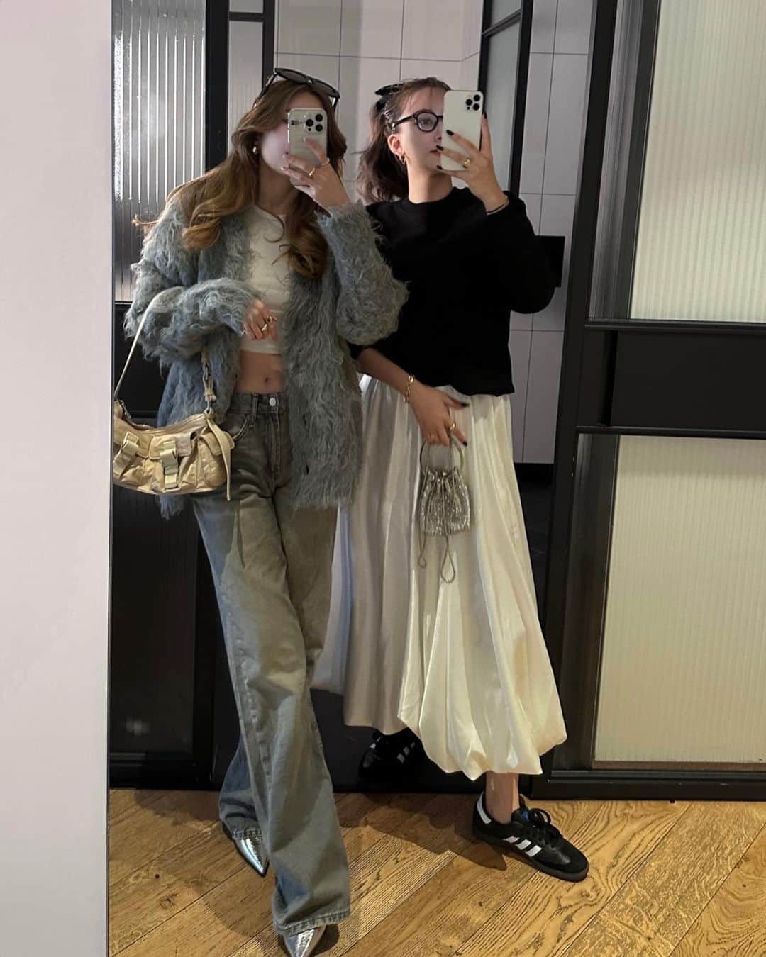 のインスタグラム：「海外で着た2人のまとめ♡ Similar look 10 photos.📸 all @the_toe_official」