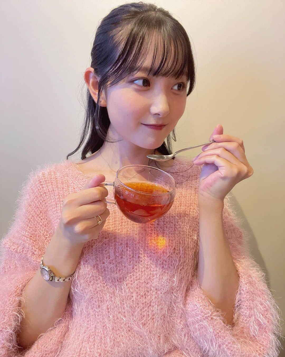 悠花のインスタグラム：「ごはん屋さんで飲み物頼む時 大体アイスティーか紅茶🫖☺︎ たまーにカフェラテ🤭♡」