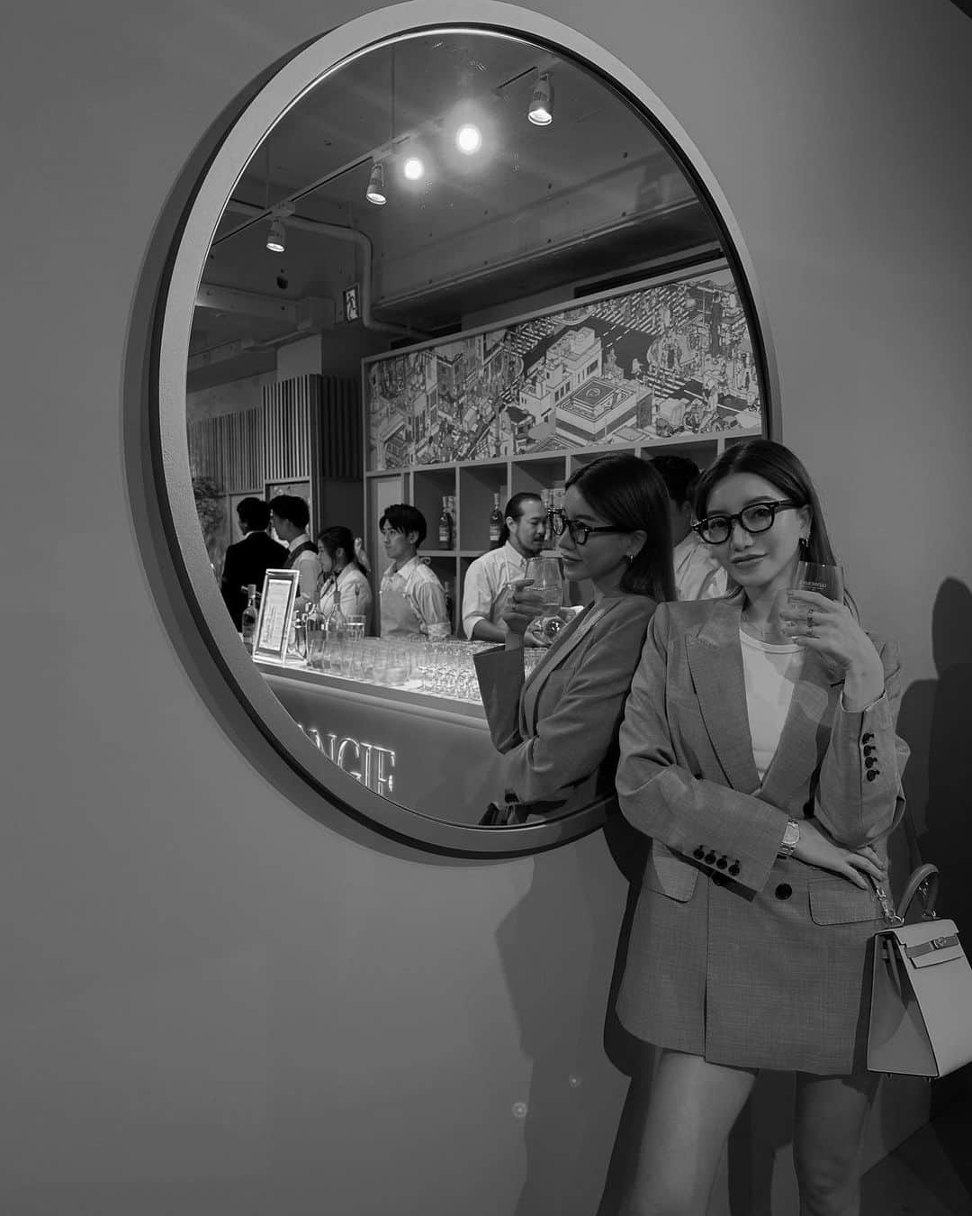 Kanna♡Ivyさんのインスタグラム写真 - (Kanna♡IvyInstagram)「Glenmorangie A Tale of Tokyo Launch Party  オレンジで統一されたファッションナブルな空間🍊  画家の山口晃さんが東京のコントラストを表現した遊び心溢れるアートワークパッケージがとっても素敵だった🧡  #PR#glenmorangie  #ATaleofTokyo #drinkresponsibly」10月7日 21時45分 - kkkkkkanna