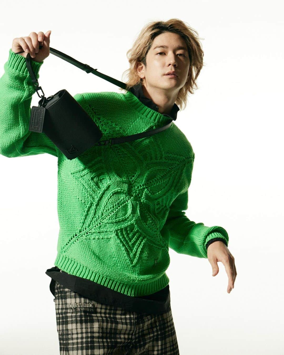 のインスタグラム：「Unreleased cuts from the October issue of MEN’S NON-NO.   LOUIS VUITTON  #louisvuitton #mensnonno #アザーカット #yutogenic」