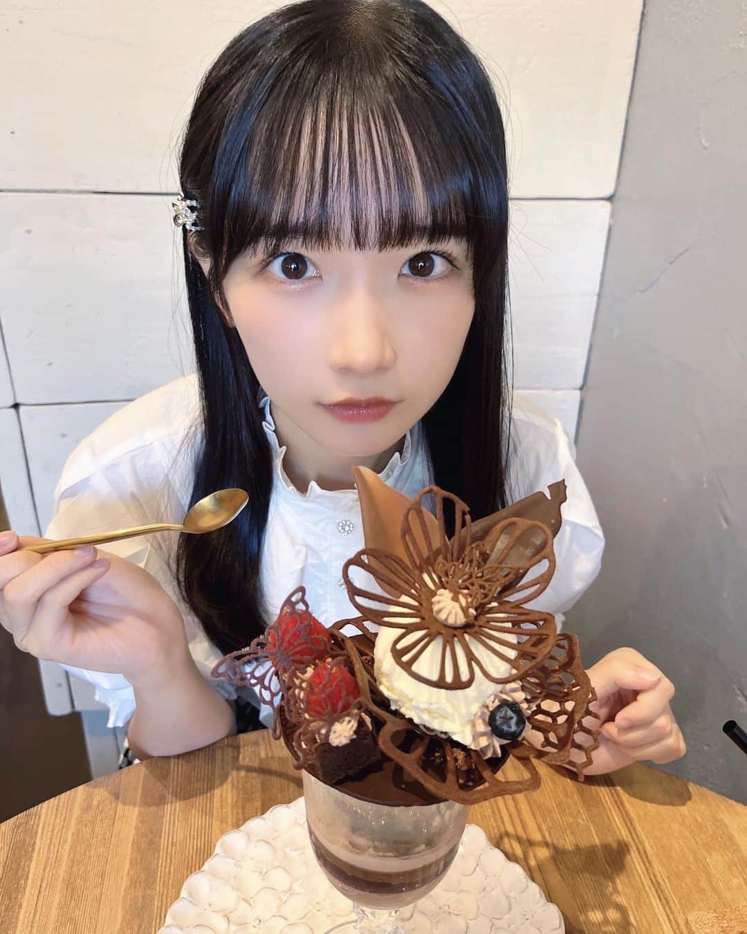 高雄さやかさんのインスタグラム写真 - (高雄さやかInstagram)「カフェ𓂃𓈒𓏸  @daguet_parfaiteria   平和記念公園近くにあります❀  とても美味しくて感動ものでした♡⃜  食器も可愛い！  私が頼んだのは、 ◯ショコラパフェ  他にも季節によってメニュー変えてるみたいです✍︎  カレーも美味しかった(˶ˊᵕˋ˵)   …」10月7日 21時52分 - stu48_sayan