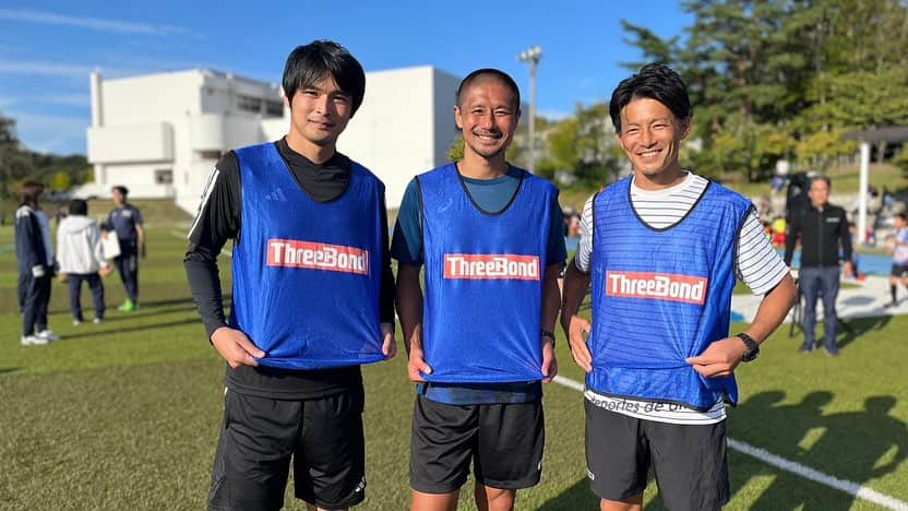 坪井慶介さんのインスタグラム写真 - (坪井慶介Instagram)「「KAMAMOTO Football Festival in 埼玉」に参加させて頂きました⚽️  東京電機大学グランドでたくさんの総勢160人くらいの子供達が参加してくれました！！ トレーニング、試合、リフティング大会とみんな凄いパワーでした…最後はもう勘弁して下さいと😁終わりました。  最初のダッシュはおじさん張り切ってます！！  いやぁ〜楽しかった👍 それにしても良いグランドだったな〜  #kamamotofootballfestival  #スリーボンド  #threebond  #東京電機大学  #埼玉鳩山キャンパス  #グランド最高  だから #スライディング しちゃうよね #スライディングボイ  #ダッシュ  #ダッシュボイ  #全力中年  #久しぶりに  #横山謙三 さんに会えた👍 #久富信也 コーチ #青山隼 コーチ #大学サッカー部 のみんな #ナイスコーチング」10月7日 21時58分 - keisuke_tsuboi0916