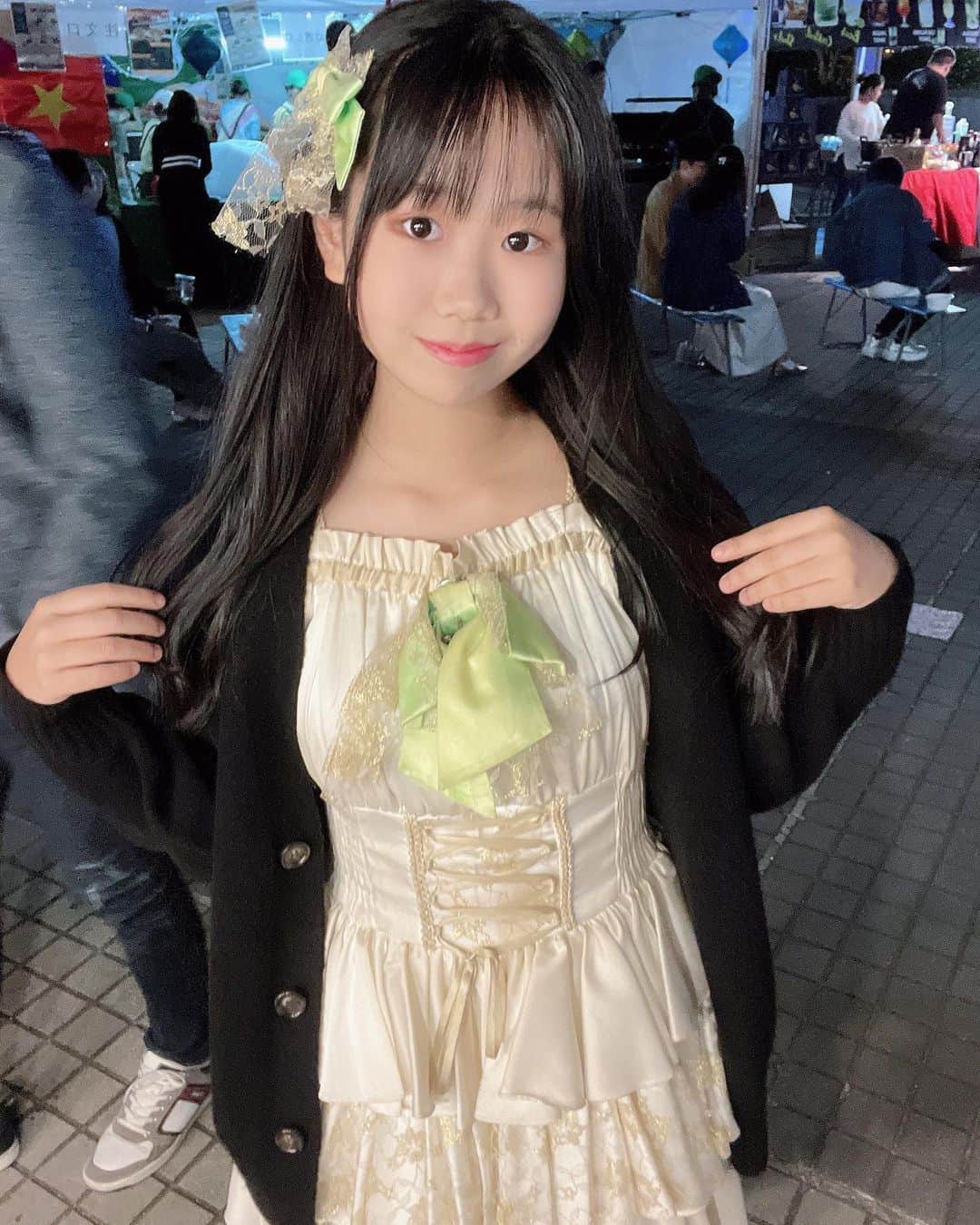 のインスタグラム：「彼女とデート？ .  .  .  #アイドル#おーえすけー#松永あいか#中学生#可愛い#大須#09#14歳#いいねしてほしい#中2#拡散希望#jc#推して#黄緑色担当#大須商店街」