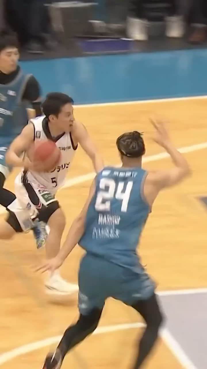 のインスタグラム：「もう笑うしかない #河村勇輝 の高速ドライブ⚡️  #横浜ビーコルセアーズ #Bリーグ」