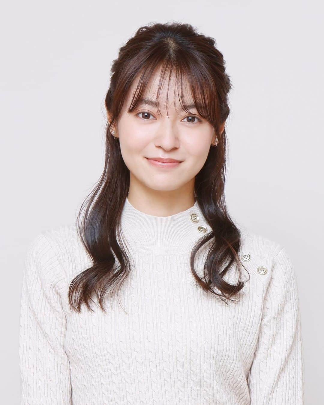 田辺桃子のインスタグラム：「フジテレビ 木10ドラマ 『いちばんすきな花』 白石 峰子役を演じさせて いただきます ⁡ このスペシャルチームとご一緒できるのが本当に光栄で めちゃくちゃ楽しみです、、 ⁡ 10月12日(木)よる10時〜放送スタート！ ⁡ お楽しみに☺︎  #いちばんすきな花」