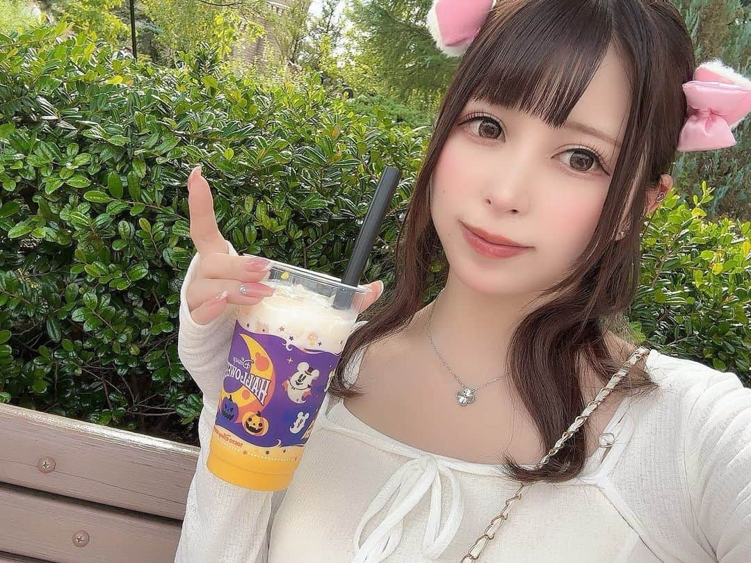 椎葉みくるのインスタグラム：「Dハロしっかり楽しみました💓 そしてまた新しいプーをお迎えした🍯❣️  #ディズニー #ハロウィン #dハロ」