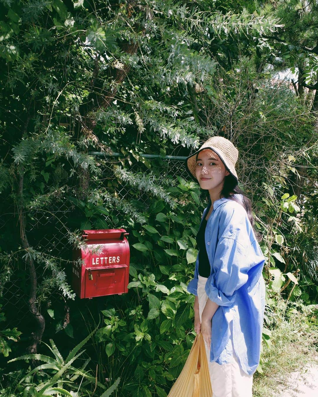 赤坂由梨のインスタグラム：「ㅤㅤㅤ まだまだ暑かった日の日帰り鎌倉旅   食べては歩き 食べては歩き、 最後は暑さにやられてダウン…🍹👒  #gardenhouse #birdhotel #mokichi #ミルクホール #鎌倉 #鎌倉旅行」