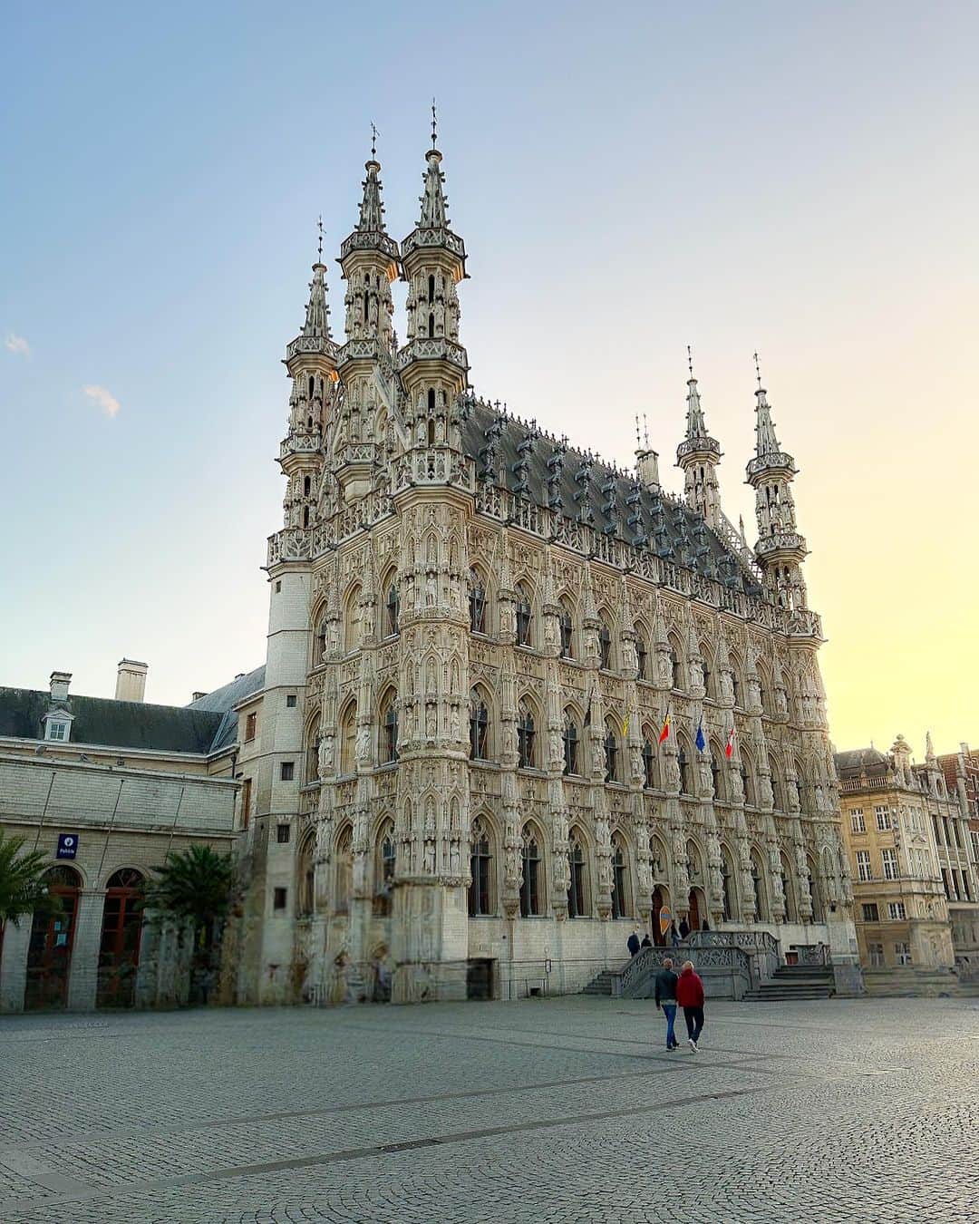 aiのインスタグラム：「Historic Leuven Town Hall 🇧🇪  #leuvencity  #ベルギー #leuven #historicleuventownhall」