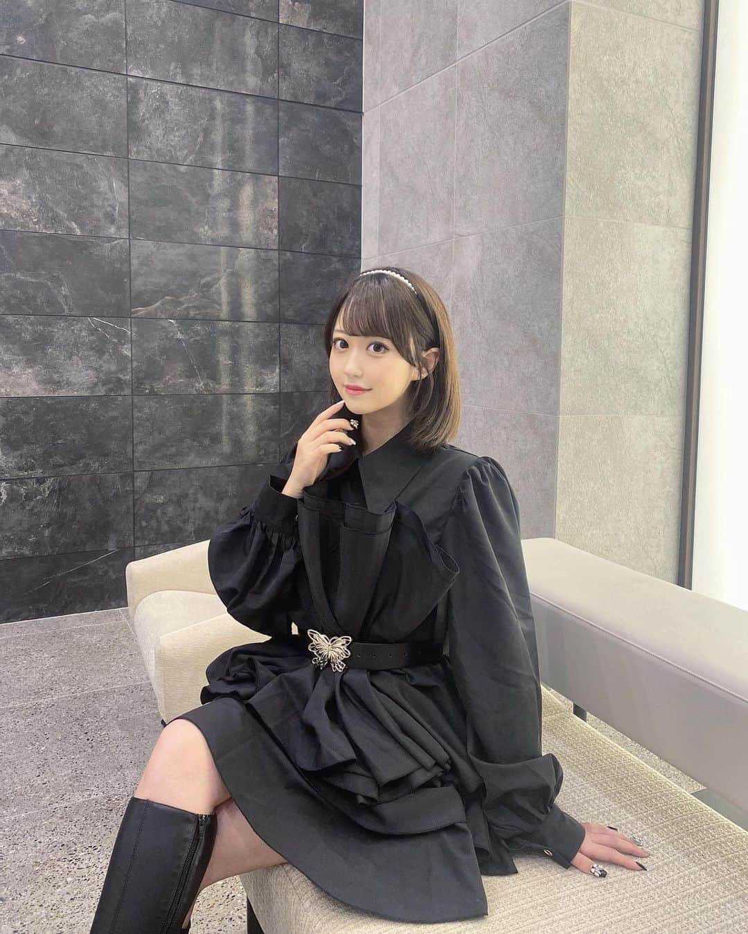 MI-MIのインスタグラム：「ランチしてカラオケして 1日沢山遊んだ日🥂🎤🤍🦋  onepiece👗 @heenie.heenie   #ginto #ginto池袋 #池袋ランチ #フレンチレストラン #ブラックコーデ #heenieheenie #黒髪ボブ #ボブヘア」