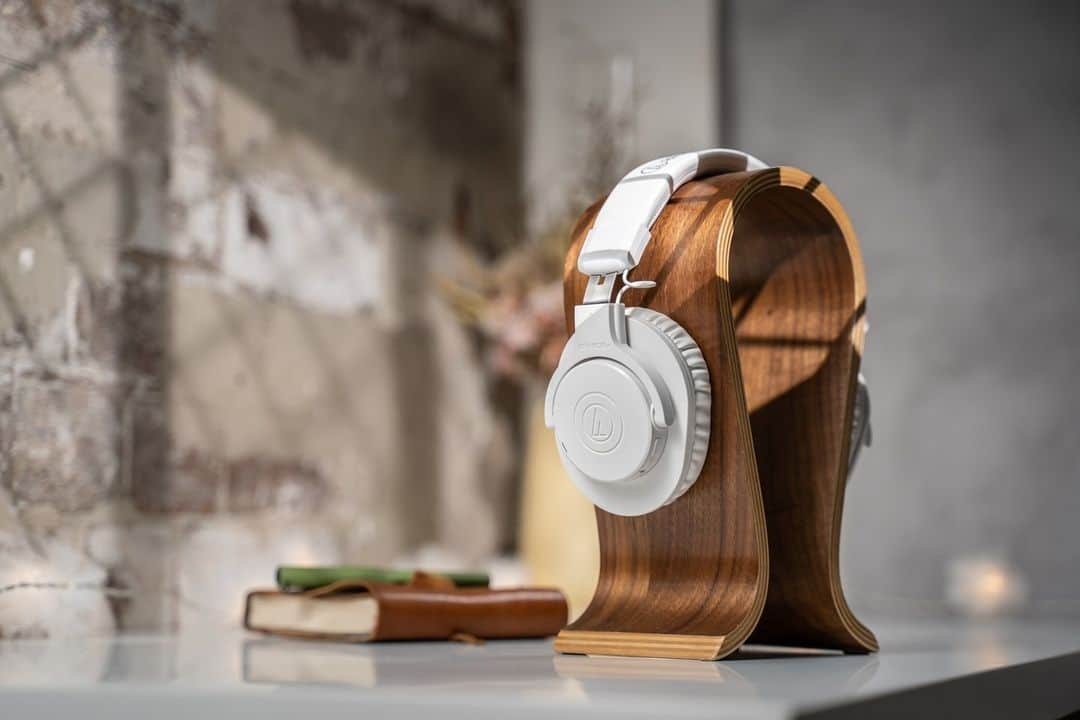 Audio-Technica USAさんのインスタグラム写真 - (Audio-Technica USAInstagram)「Say hello to your new everyday listening headphones - the ATH-M20xBT. Designed with 40 mm drivers, these over-ear headphones offer enhanced low-frequency performance.⁠ .⁠ .⁠ .⁠ #AudioTechnica #WirelessHeadphones #Headphones #EverydayListening⁠」10月7日 23時00分 - audiotechnicausa