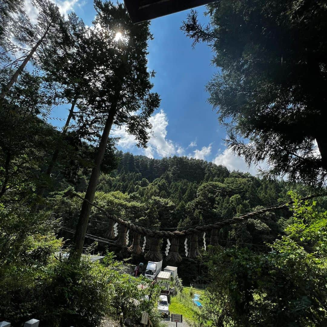 鳥越裕貴さんのインスタグラム写真 - (鳥越裕貴Instagram)「⛩️ #山梨 #富士山 #神社 #富士山本宮浅間大社 #北口本宮冨士浅間神社 #不二阿祖山太神宮  #神社 #神社巡り #御朱印帳  #富士急周りも素敵神社たくさんでした」10月7日 23時08分 - yuki_torigoe.cleftchin