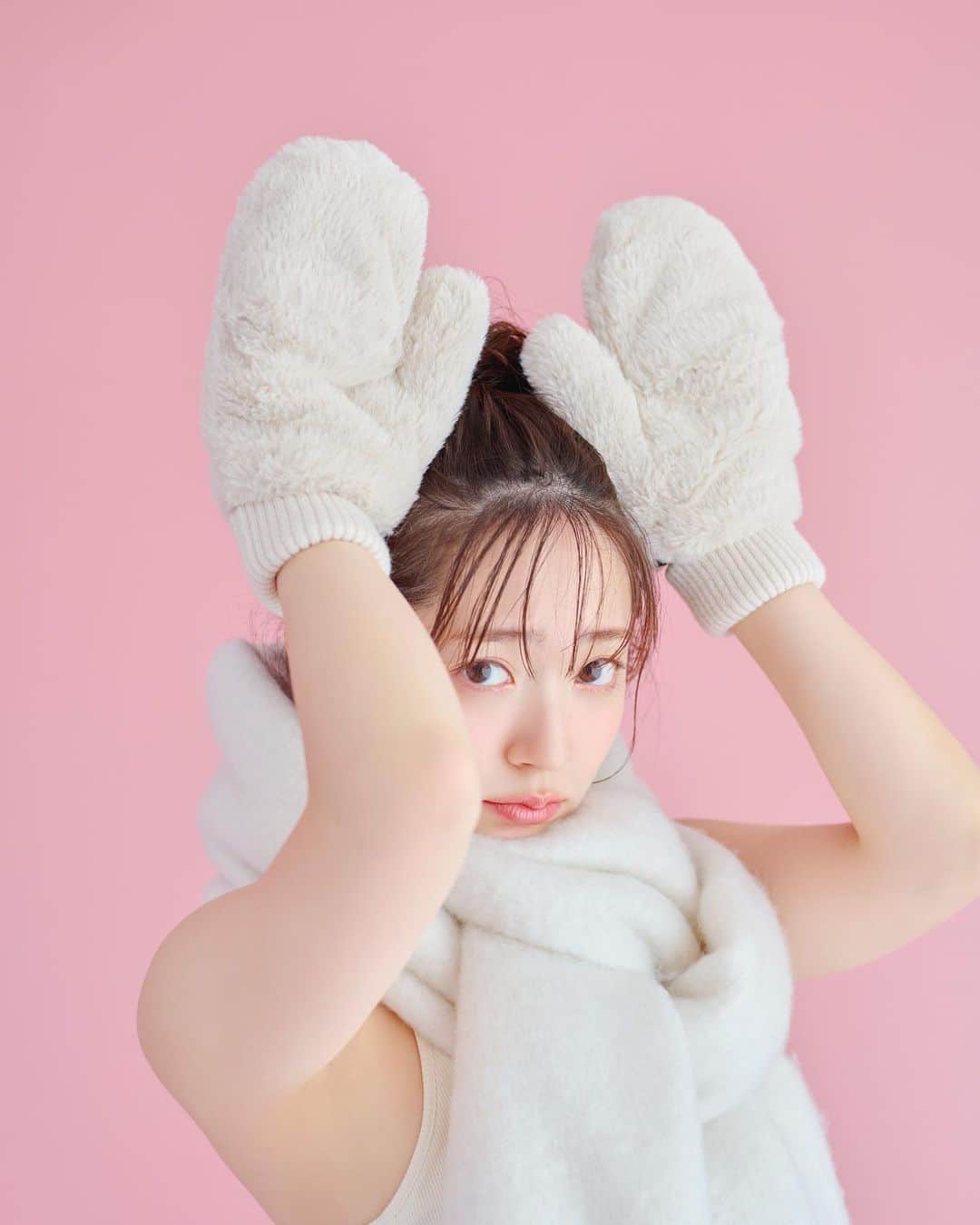 鈴木愛理のインスタグラム：「🐰 "tiny tiny  2023 AUTUMN & WINTER  meets  AIRI SUZUKI"  公開されております☺︎ @tinytiny_official さんとのインスタライブも10/20に予定しております♡おたのしみにー！！  #モコモコスズキ」