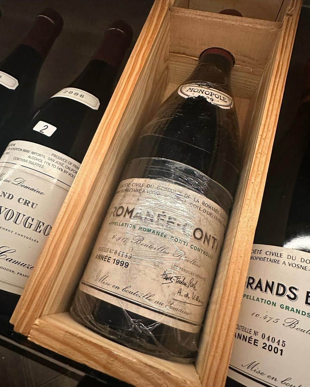 松岡李那さんのインスタグラム写真 - (松岡李那Instagram)「Happy Saturday 🤍👀🥂🍷 #毎日投稿challenge  @linahxoxo 💕 #cigar #winelover」10月7日 23時26分 - linahxoxo