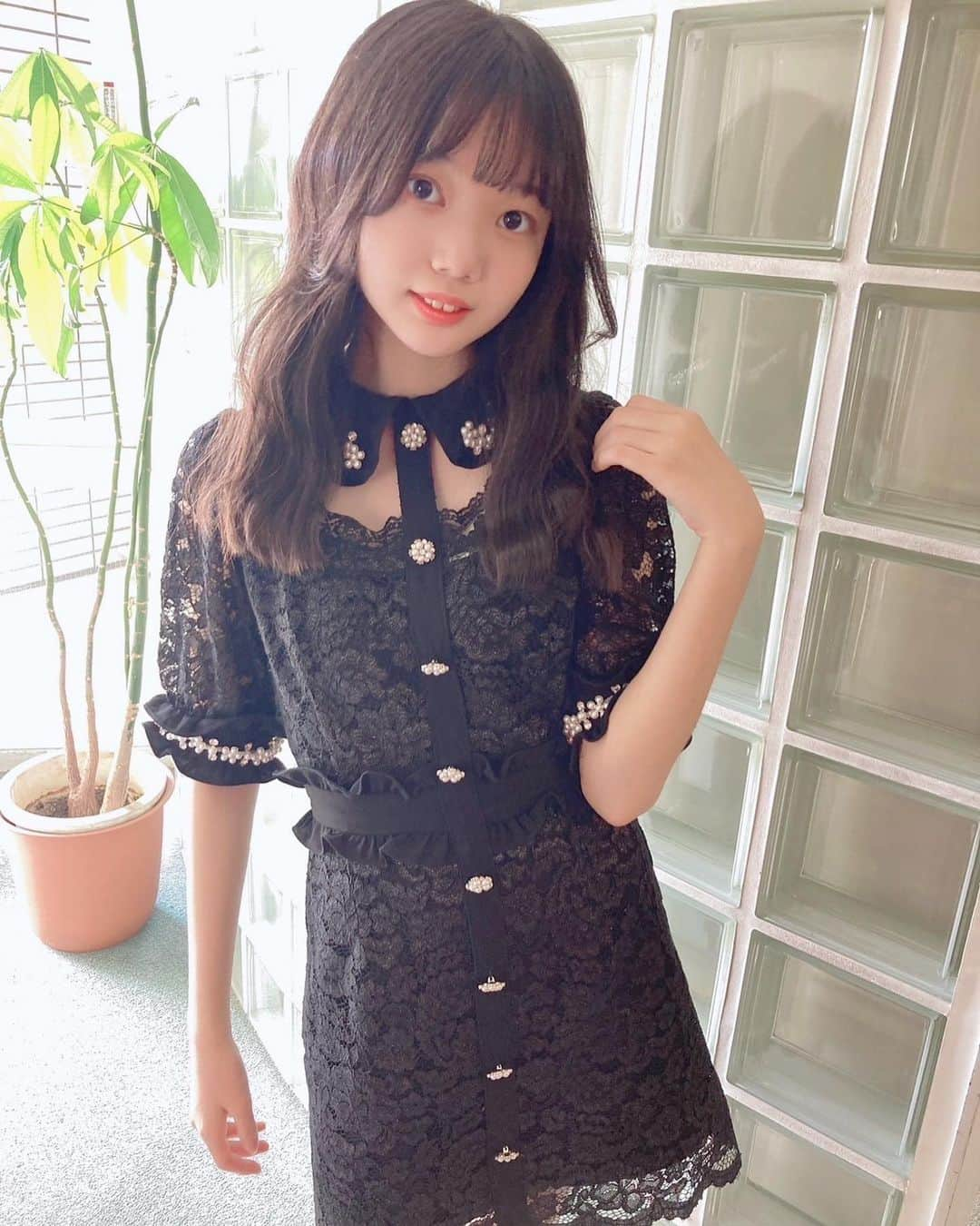 流石夏恋さんのインスタグラム写真 - (流石夏恋Instagram)「👠💕  #ワンピコーデ 🖤  大人っぽ目指す14歳で〰️す😚🪽  @mii_mii1114 美咲ちゃん💖に いただいたお洋服です👗𓈒𓂂𓏸お気に入り︎🫶🏻   #yumeadocitron #夢アドシトロン   #jc2 #sjc #14歳 #中学生アイドル」10月7日 23時39分 - karen_ymcitron