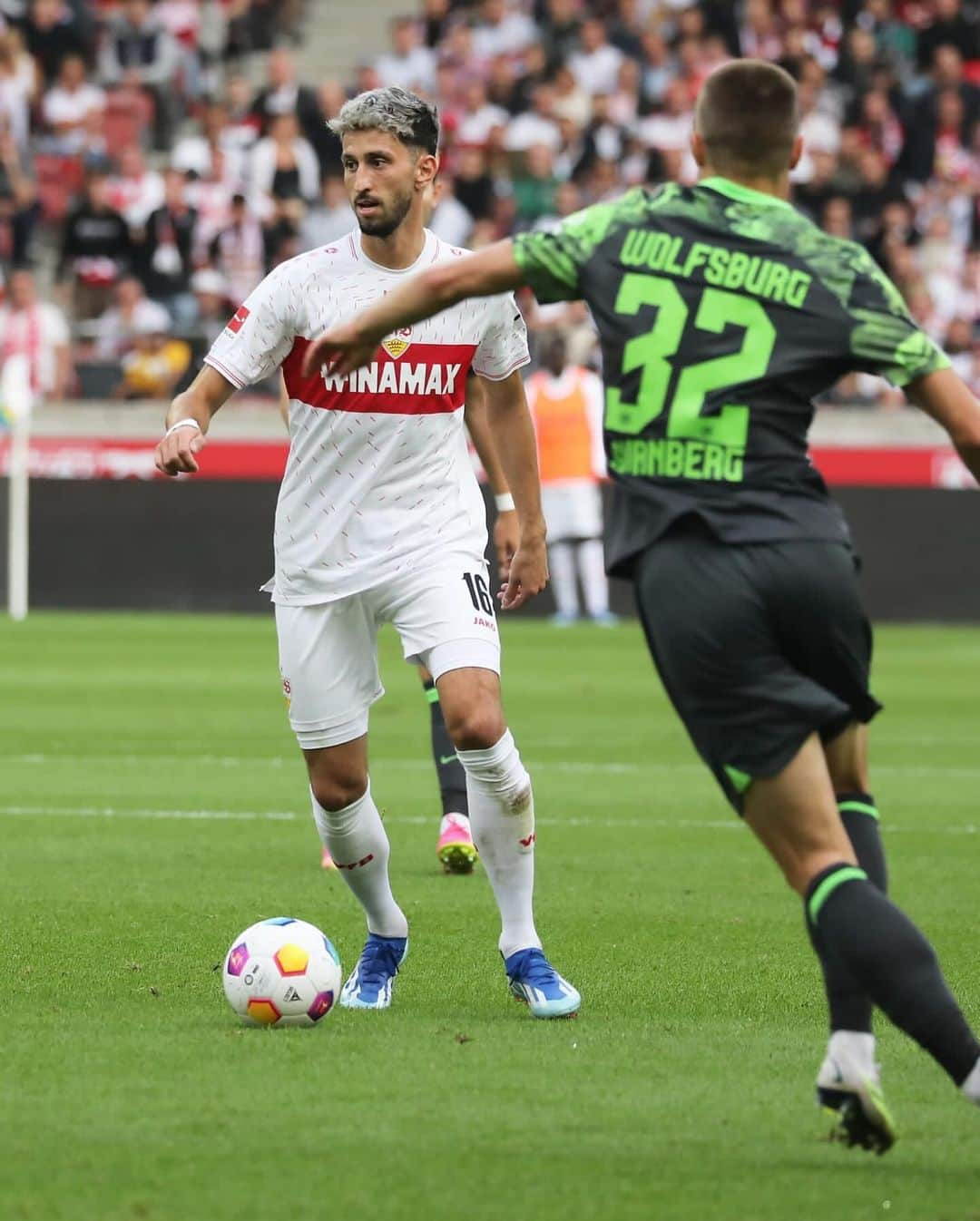 VfBシュトゥットガルトさんのインスタグラム写真 - (VfBシュトゥットガルトInstagram)「⏸️ Knapper Rückstand zur Pause. Weiter Männer, weiter!   #VfB #VfBWOB 0:1 (45') #bundesliga #vfbstuttgart #vfbstuttgart1893 #auscannstatt #furchtlosundtreu #heimspiel #VfBInsta」10月7日 23時35分 - vfb