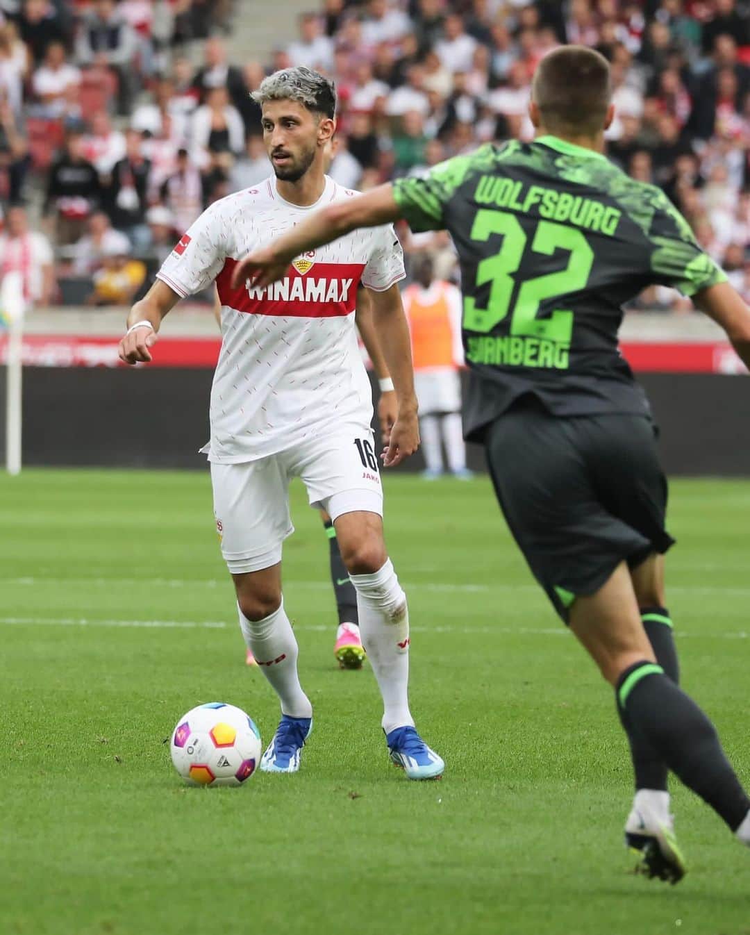 VfBシュトゥットガルトのインスタグラム：「⏸️ Knapper Rückstand zur Pause. Weiter Männer, weiter!   #VfB #VfBWOB 0:1 (45') #bundesliga #vfbstuttgart #vfbstuttgart1893 #auscannstatt #furchtlosundtreu #heimspiel #VfBInsta」