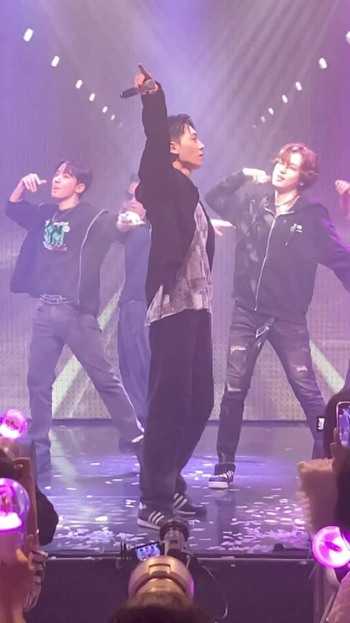 【公式】TEEN TOPのインスタグラム：「['미치겠어' CHANGJO Cam📹✨️] 2023 TEEN TOP LIVE ENCORE  🔗 https://youtube.com/shorts/xcE2cs-53ow?si=hwfSGtxkdtBoYfFu  #TEENTOP #틴탑 #2023TEENTOPENCORE」