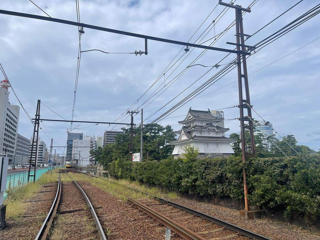 樹里咲穂のインスタグラム：「高松公演初日ありがとうございました💕💕 本日は風間トオルさんの初日でもありました！ 風間さんユタカ素敵でしたー😊 明日もがんばりまーす！ #最高のオバハン中島ハルコ」