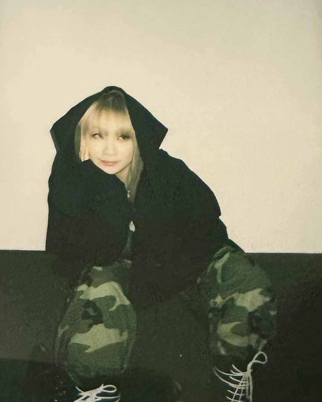 CL さんのインスタグラム写真 - (CL Instagram)「Cherry on top」10月7日 23時46分 - chaelincl