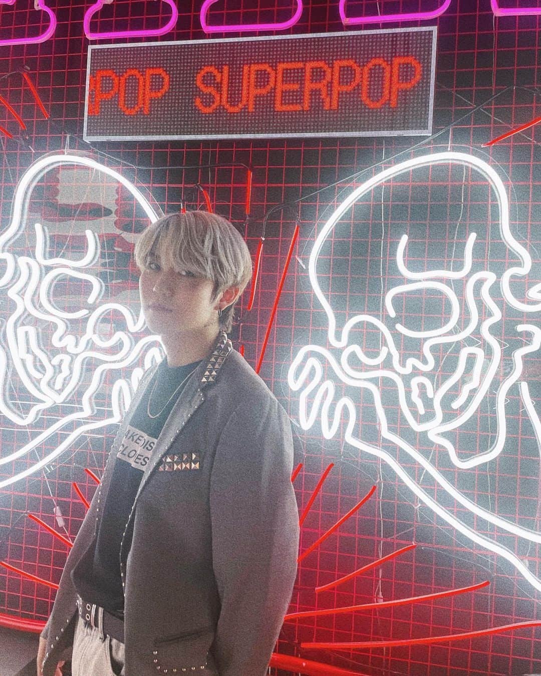 若井滉斗さんのインスタグラム写真 - (若井滉斗Instagram)「SUPERPOP!!!💀⚡︎」10月7日 23時48分 - hiloto_wakai_mga