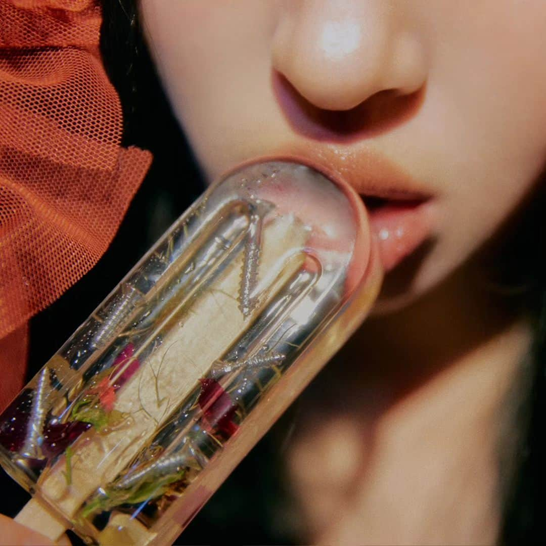 ソンミさんのインスタグラム写真 - (ソンミInstagram)「【𝐒𝐓𝐑𝐀𝐍𝐆𝐄𝐑】 CONCEPT PHOTO #3  Release 🔩 2023.10.17 6PM KST   #선미 #SUNMI #STRANGER」10月8日 0時00分 - miyayeah