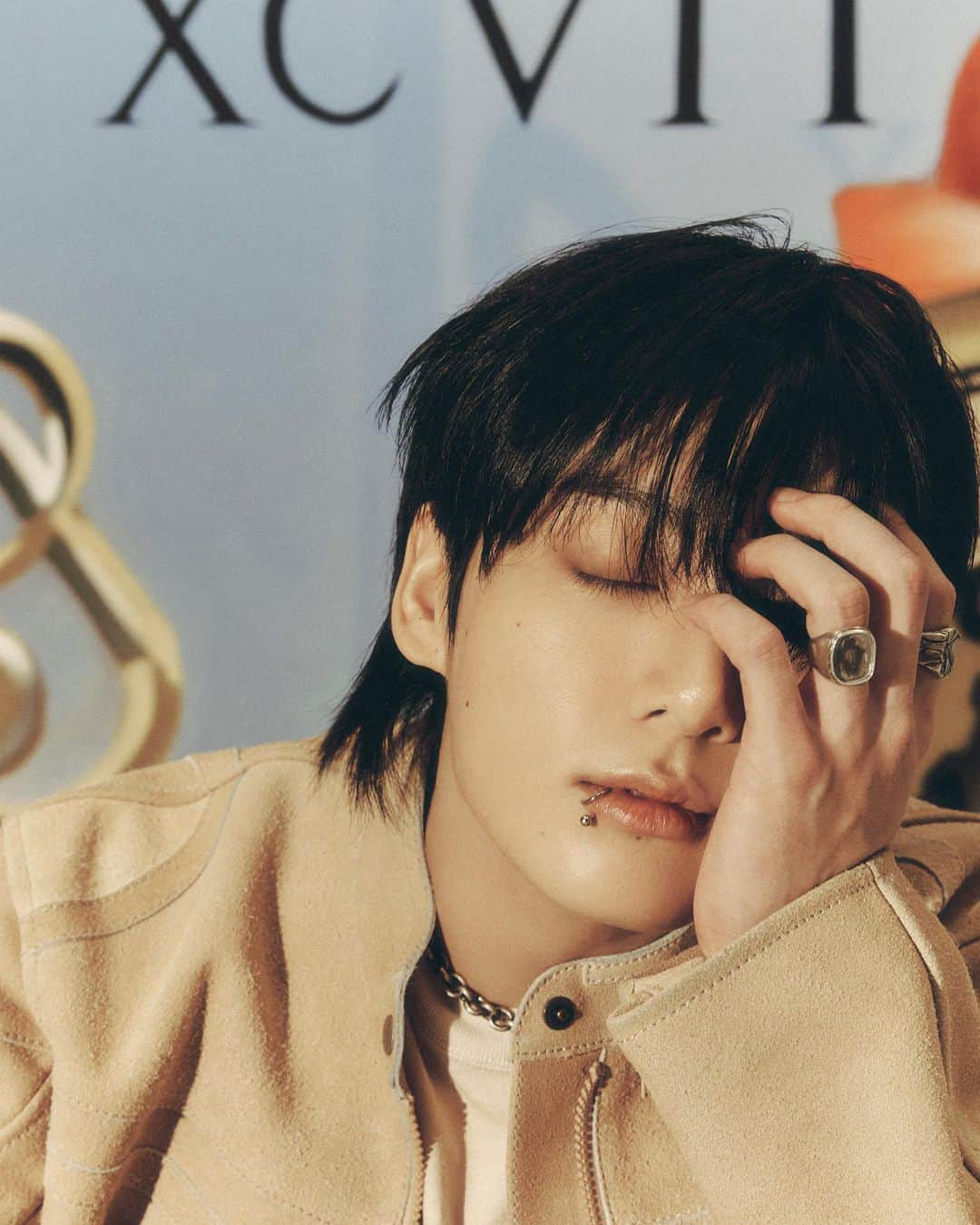 BTSのインスタグラム：「#정국 #JungKook 'GOLDEN' Concept Photo - SUBSTANCE  #JungKook_GOLDEN」