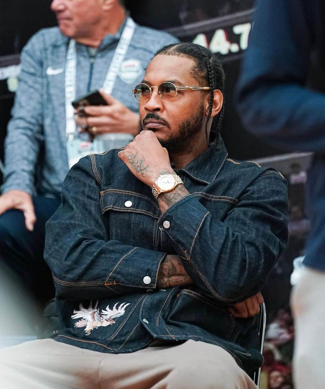 エヴィスジーンズのインスタグラム：「@carmeloanthony in our eagle and samurai embroidery retro denim jacket at this year’s USA Basketball Junior Team minicamp.   #evisu  #evisujeans   📷 via @usabasketball」