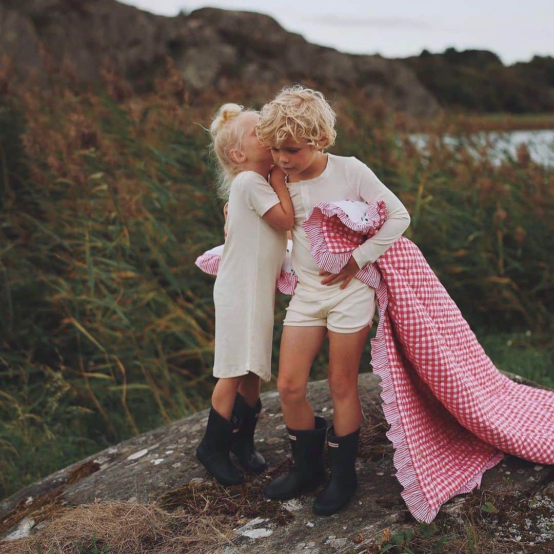 ハンターブーツのインスタグラム：「For a world of joy and imagination #HunterBoots」
