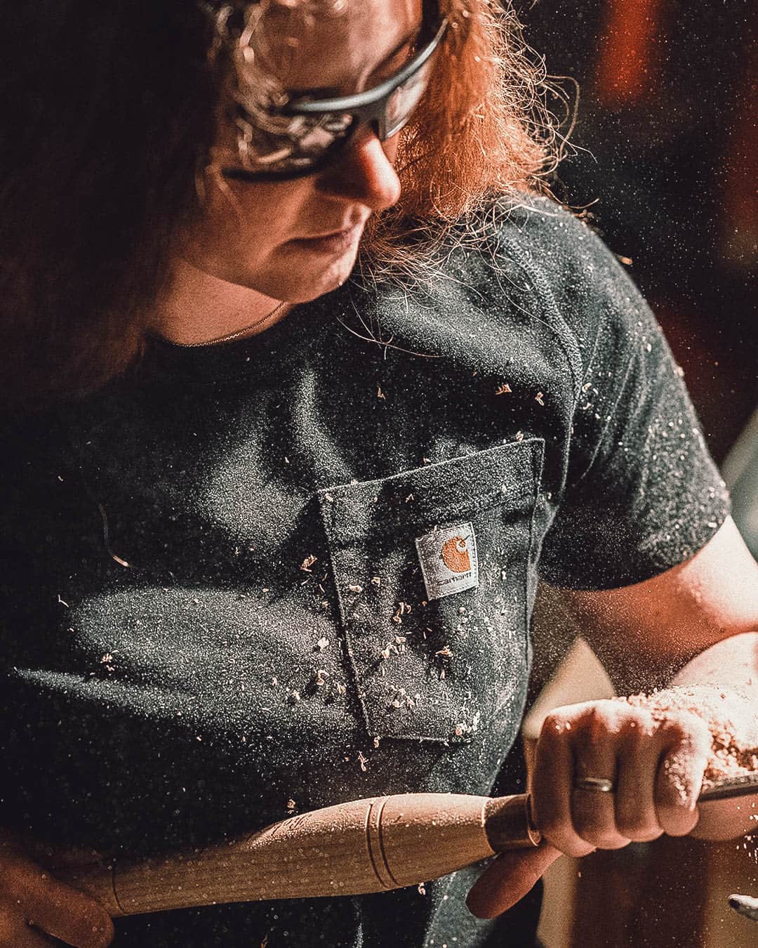 カーハートのインスタグラム：「Sawdust sure as hell adds a fine touch when it's dusted over #Carhartt.」