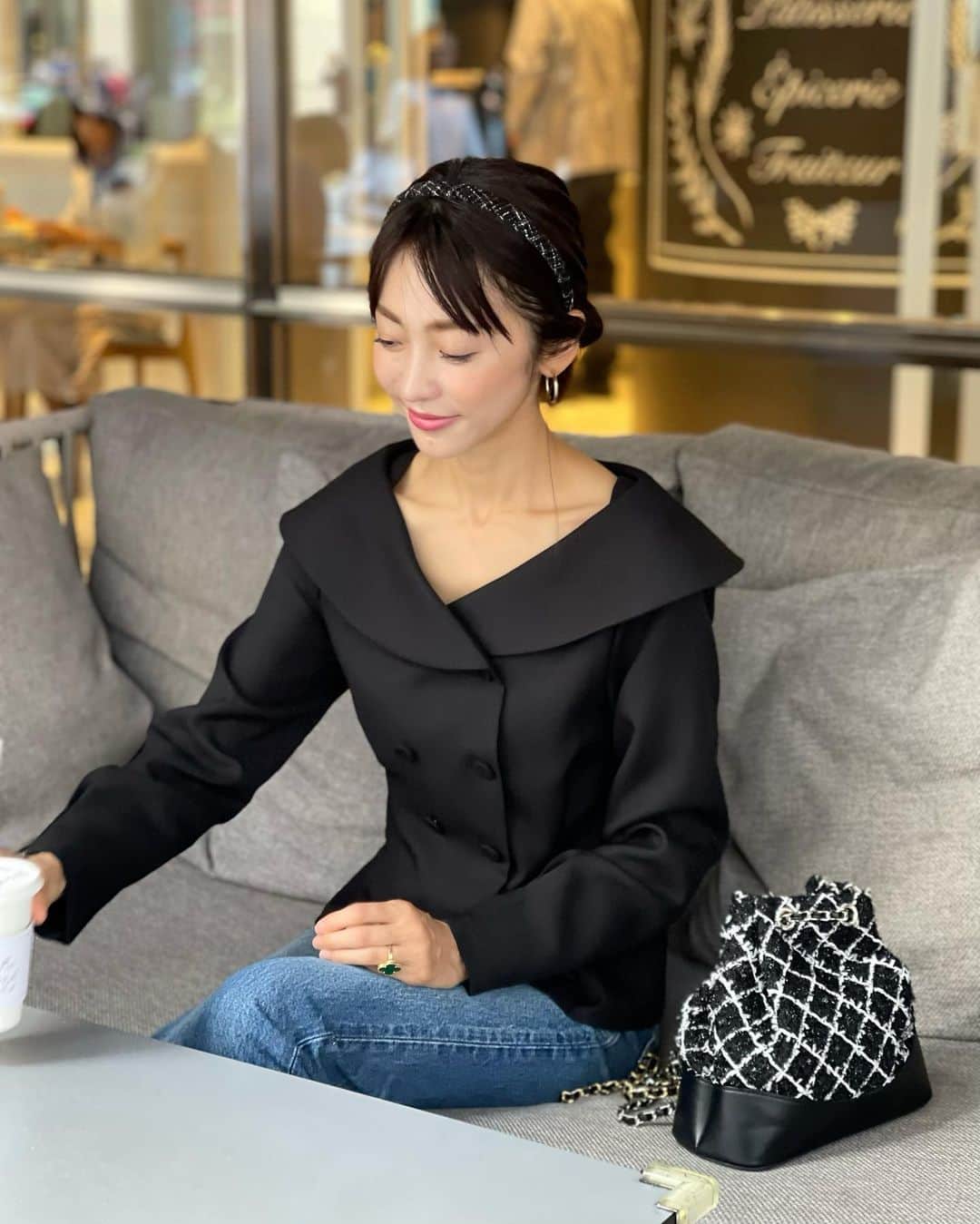 木本泉のインスタグラム：「- お外でお茶が気持ち良い季節に🍂  夏から秋になる時って季節の中でも1番寂しい気持ちというか、しんみりした気持ちになります😌  3連休、皆様も楽しくお過ごし下さい🧡  #マンダリンオリエンタルホテル  #秋#日本橋カフェ」