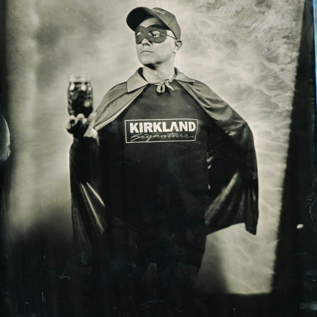 のインスタグラム：「Captain Kirkland Signature! 🦸‍♂️  📸: @highlifetintypes, @mattdisbrow」
