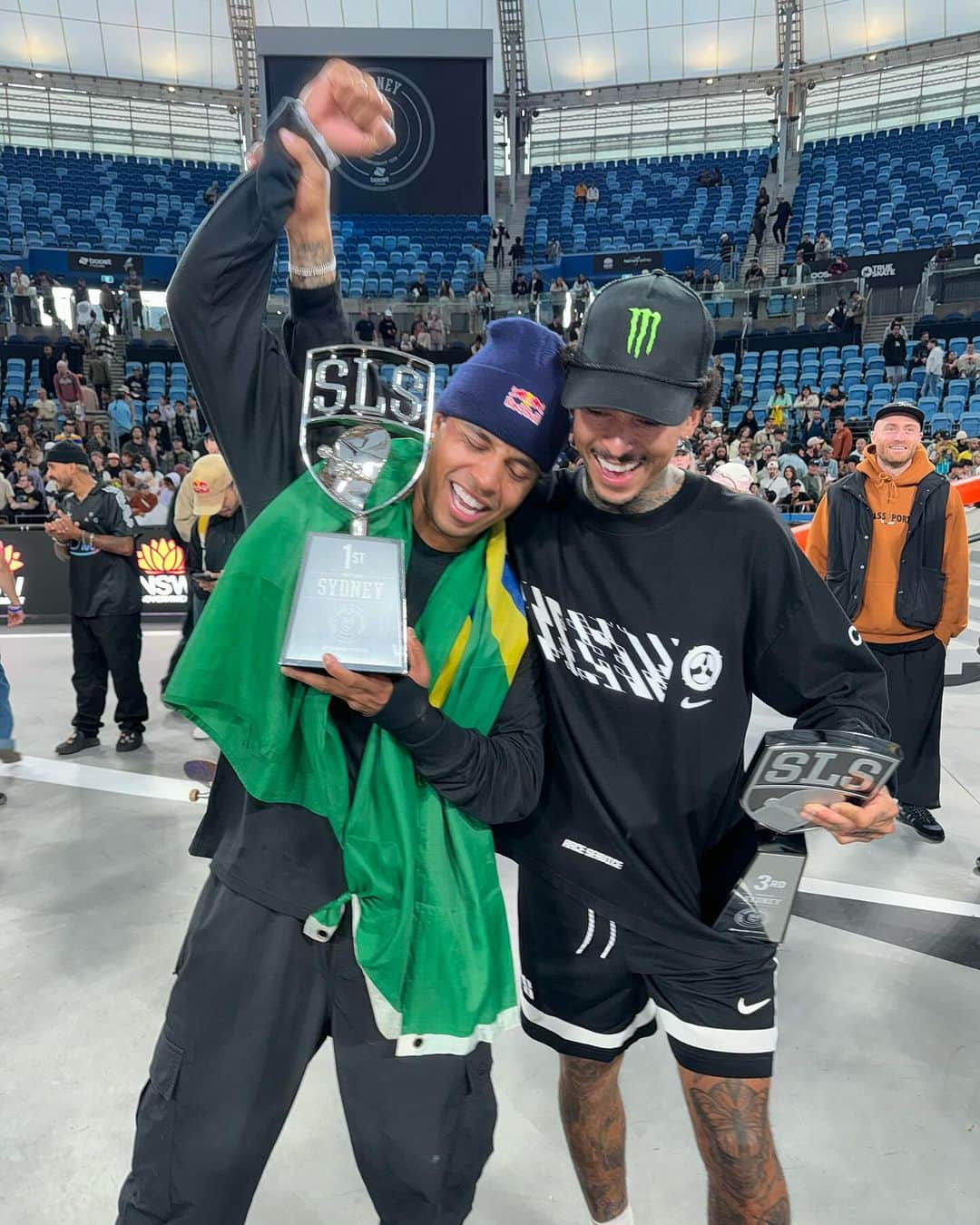 ナイジャ・ヒューストンのインスタグラム：「We were skating together a couple days before the trip out here and spoke this into existence. You’ve been waiting for your moment for years and you fucking got it!!! Proud of you brother! More send🏆🫡 @fgustavoo」