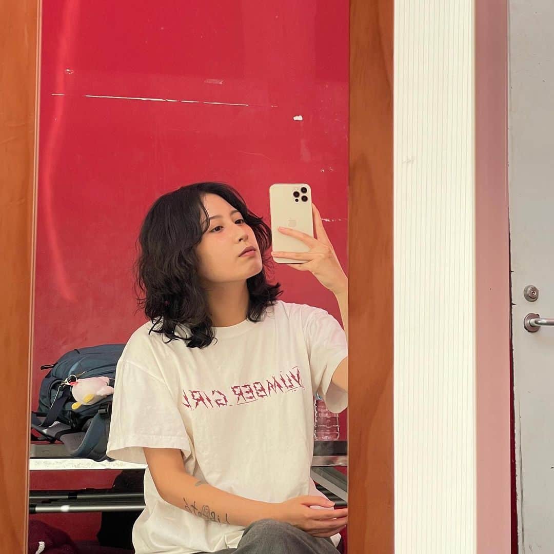 岡奈なな子（おかなちゃん）のインスタグラム：「イベントありがとうございました〜！終わった後髪切ったので 思い出にデコだしショット残しとく」