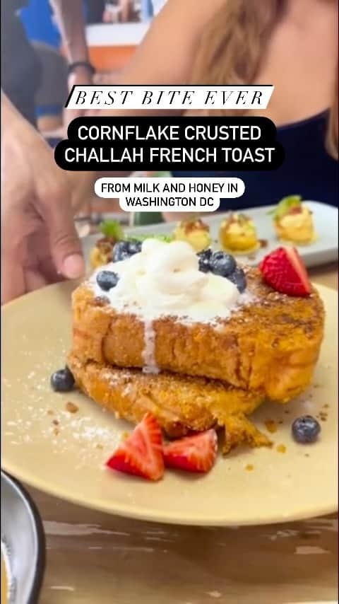 Cosmopolitanのインスタグラム：「Me 🤝 the french toast from @milkandhoney_dmv. #BestBiteEver」