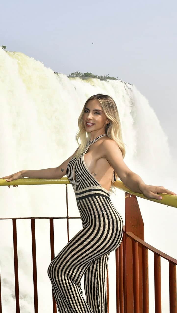 Bruna Rangel Limaのインスタグラム：「The most magical experience visiting Iguaçu Falls🤩  Captivating, just absolutely beautiful! @loumartur」