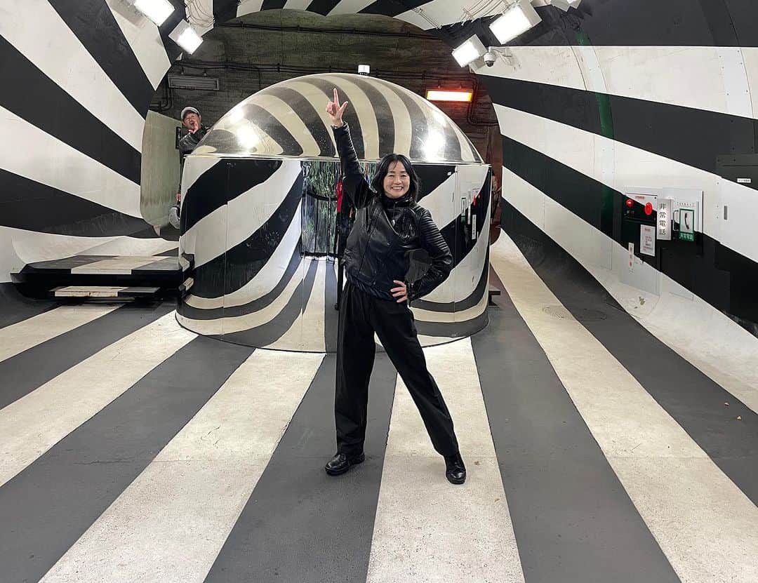 橋本志穂さんのインスタグラム写真 - (橋本志穂Instagram)「清津峡トンネル、 すっごく良い‼️ 楽しすぎました。 #清津峡渓谷トンネル  #インスタ映え  #トンネル」10月8日 2時20分 - shihohashimoto3
