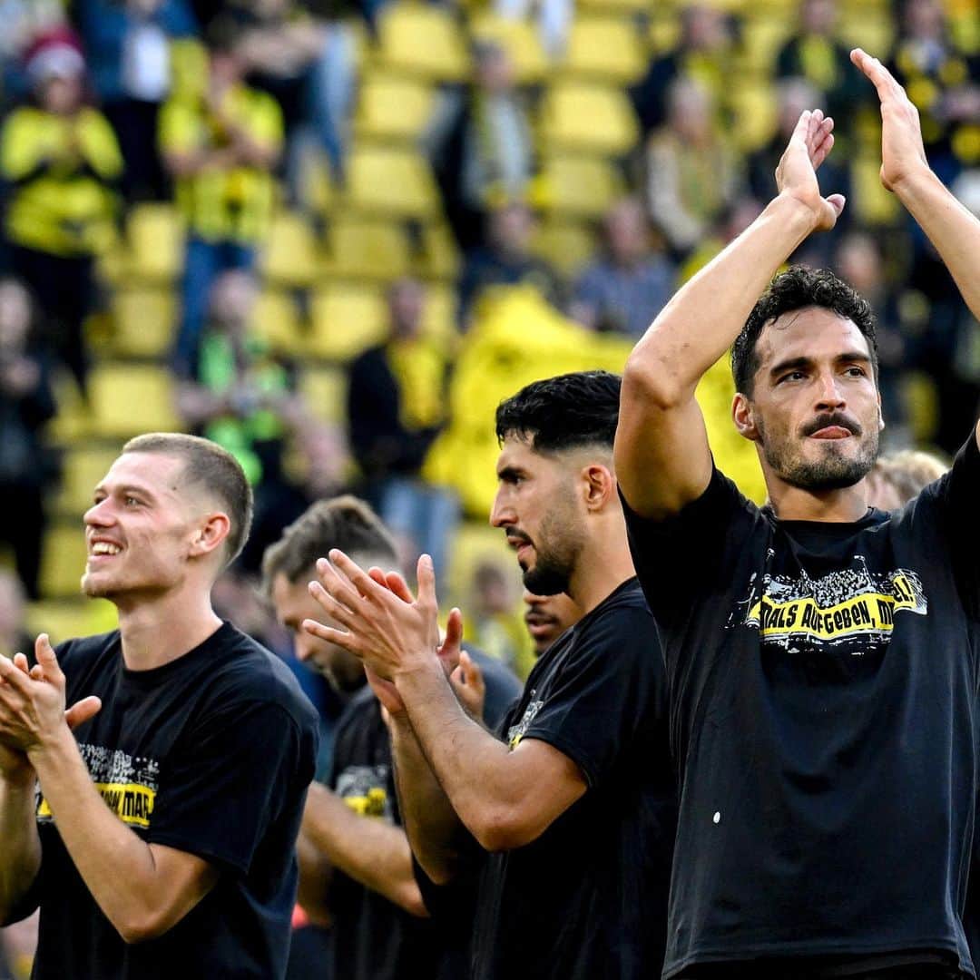 マッツ・フメルスのインスタグラム：「Grandiose zweite Halbzeit in unserem Stadion!!! Fans und Mannschaft haben zusammen gespielt 🙌🏻🖤💛」
