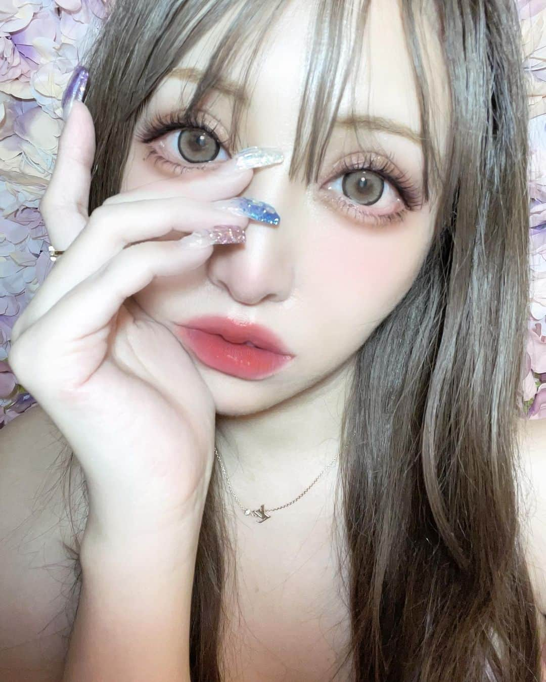 桜井莉菜さんのインスタグラム写真 - (桜井莉菜Instagram)「お肌の調子が良きな日🤭 あと髪色お気に入り😎 暗過ぎず明る過ぎず✨✨✨ しばらくこの色でいる予定💙 @ankhcross_saku いつも綺麗な色にしてくれてありがとー☺️☺️☺️☺️☺️ しかし最近花粉酷過ぎて全然外出てなくて写真が撮れない🥲 今年の花粉やば過ぎマン🫠  #髪色#グレージュ#ミルクティーアッシュ#ミルクティーベージュ#花粉#花粉症」10月8日 13時32分 - rina__sakurai