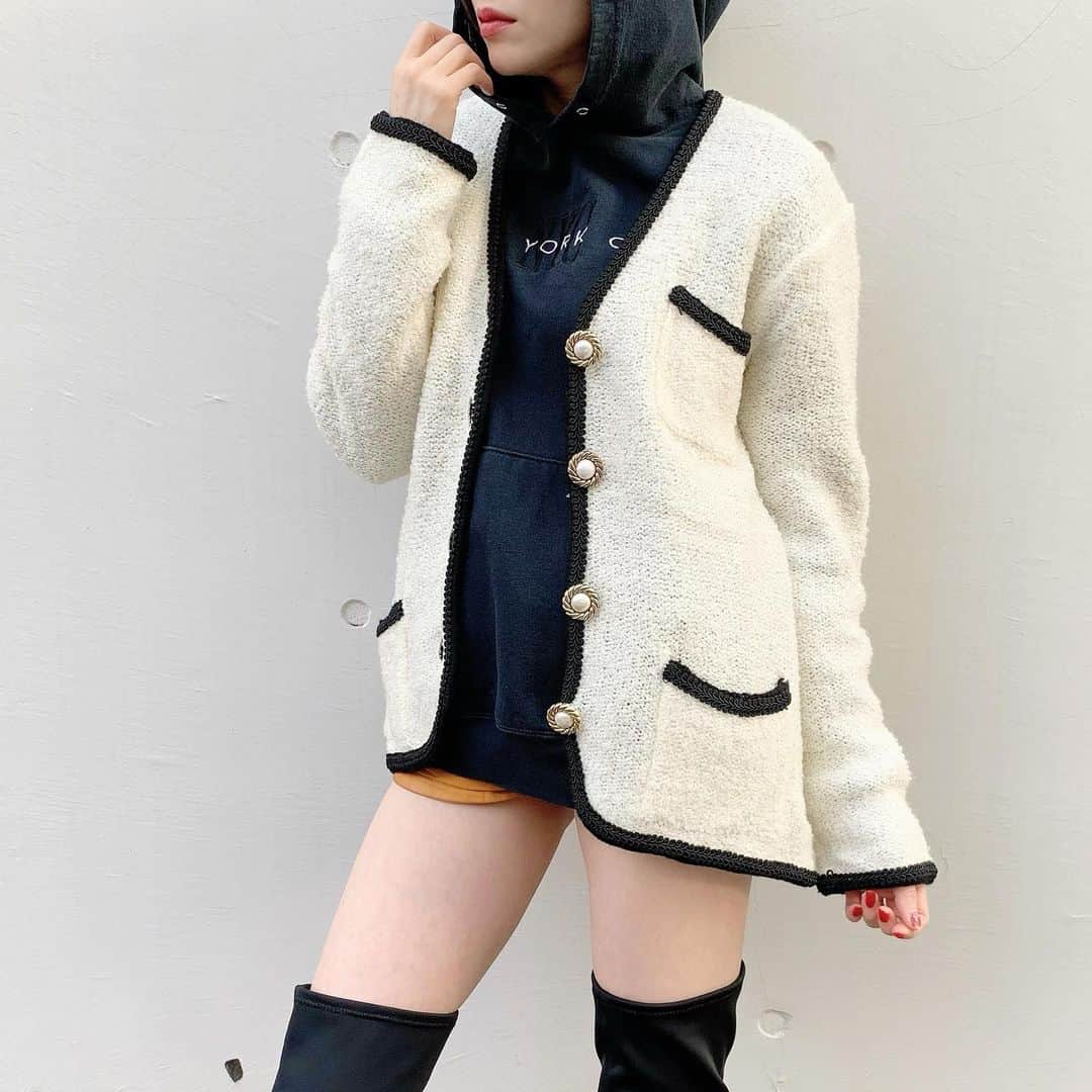 birthdeathのインスタグラム：「New Arrivals  80's Bi-color cardigan  90's Black hoodie  #birthdeath #vintage」
