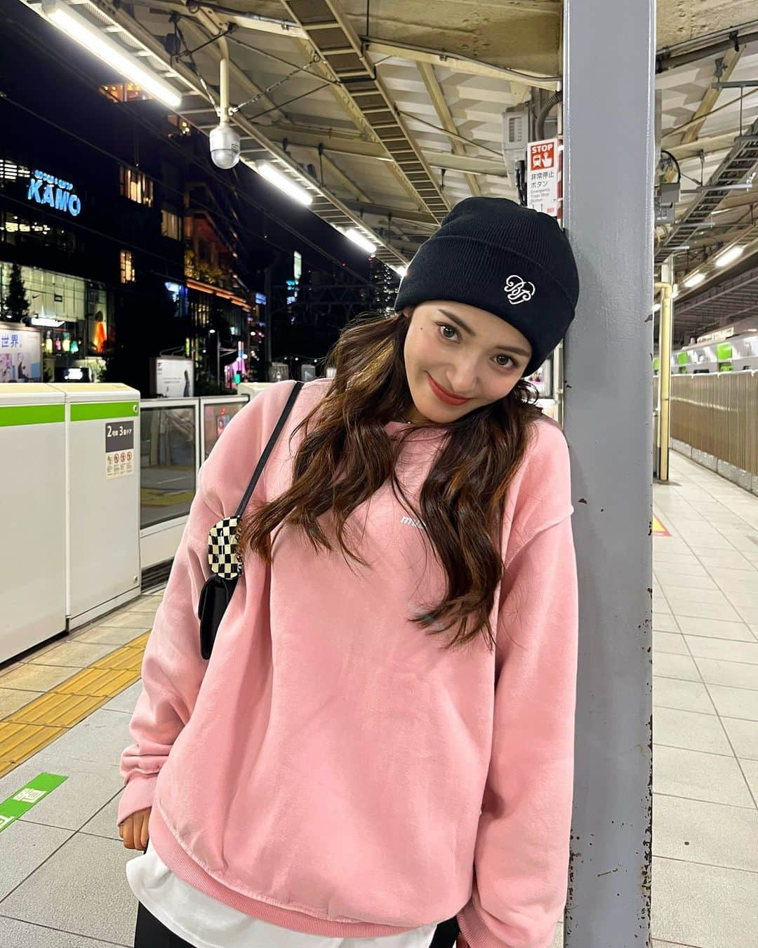 RAMIKAのインスタグラム：「涼しくなってきた~嬉しい~🥹 お姉ちゃんが東京来てくれたよ~🥰🥰🥰」