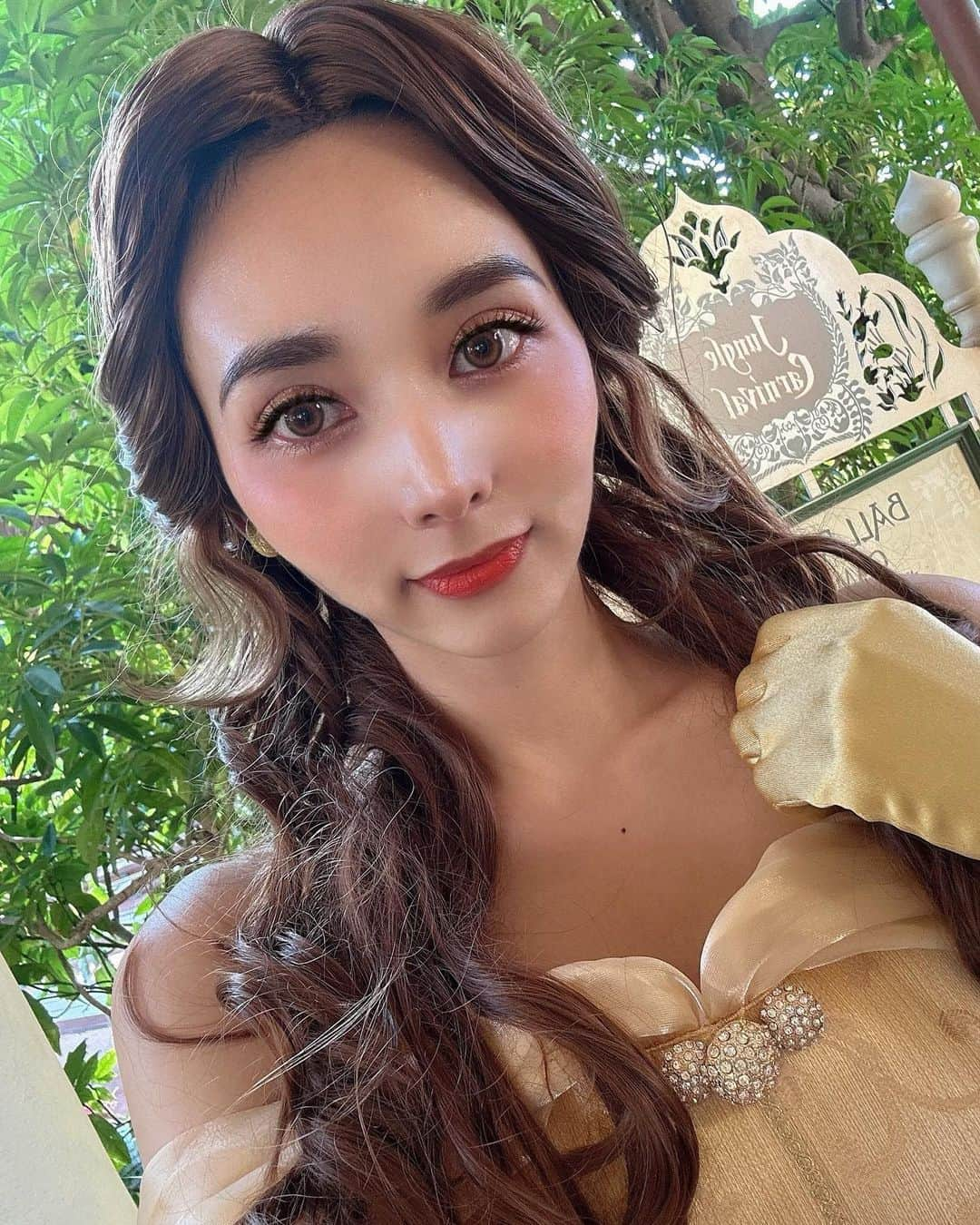 瀬野ユリエさんのインスタグラム写真 - (瀬野ユリエInstagram)「昨日は今年初のDハロ行ってきました！✨ やりたかった黄ベル仮装🥹🌹 沢山の方にお声掛け頂き嬉しかったです✨ ありがとうございました🥹❤️ ベルウィッグまだまだ改善する所もあったのでいつか黄ベルリベンジしたい🥹🌹✨ #Dハロ #Dハロ仮装2023 #Dハロ仮装  #Dハロ仮装者さんと繋がりたい #ディズニーランド #disneyland #disney #bell #ベル#美女と野獣#beautyandthebeast」10月8日 12時16分 - canlove712