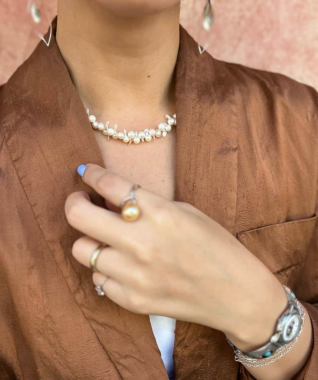 内田奈々さんのインスタグラム写真 - (内田奈々Instagram)「Akoya Pearl Collection ⁡ アコヤ以外にもタヒチや白蝶貝のパールのリングもご用意しています♡ ⁡ パールを探されていた方はぜひご相談ください。 ⁡ ＿＿＿＿＿＿＿＿＿＿＿＿＿＿＿ 直営店は2023年5月1日から不定期営業になります。 ハイライトに営業日記載あり ⁡ お問い合わせ専用公式LINE @ nananbijouxxx (@マークを入れて検索) ※InstagramのDMでのお問い合わせは承っておりません。 #nananbijouxxx #akoyapearl #tahitipearl #アコヤパール #あこや真珠  #タヒチパール」10月8日 12時29分 - nana_uchida